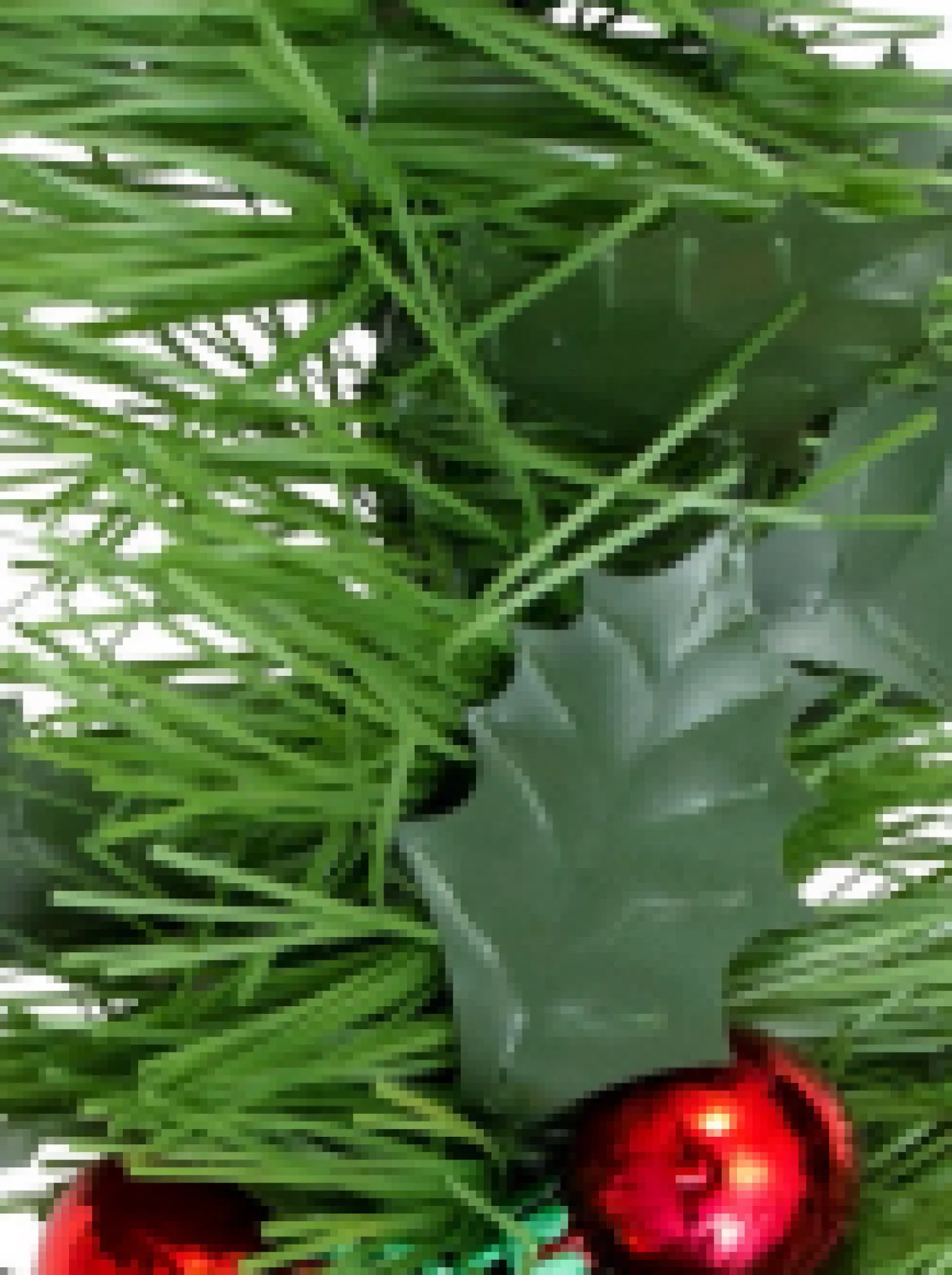 Christmas Warehouse Holly Leaf & Red Metallic Berry Clusters Pine Christmas Tinsel Garland - 5M> Tinsel